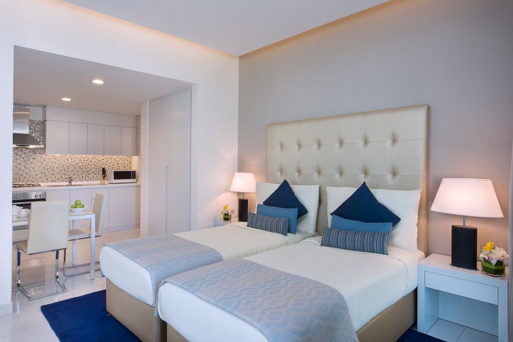 Damac Maison The Vogue Dubái Exterior foto A bedroom at the hotel