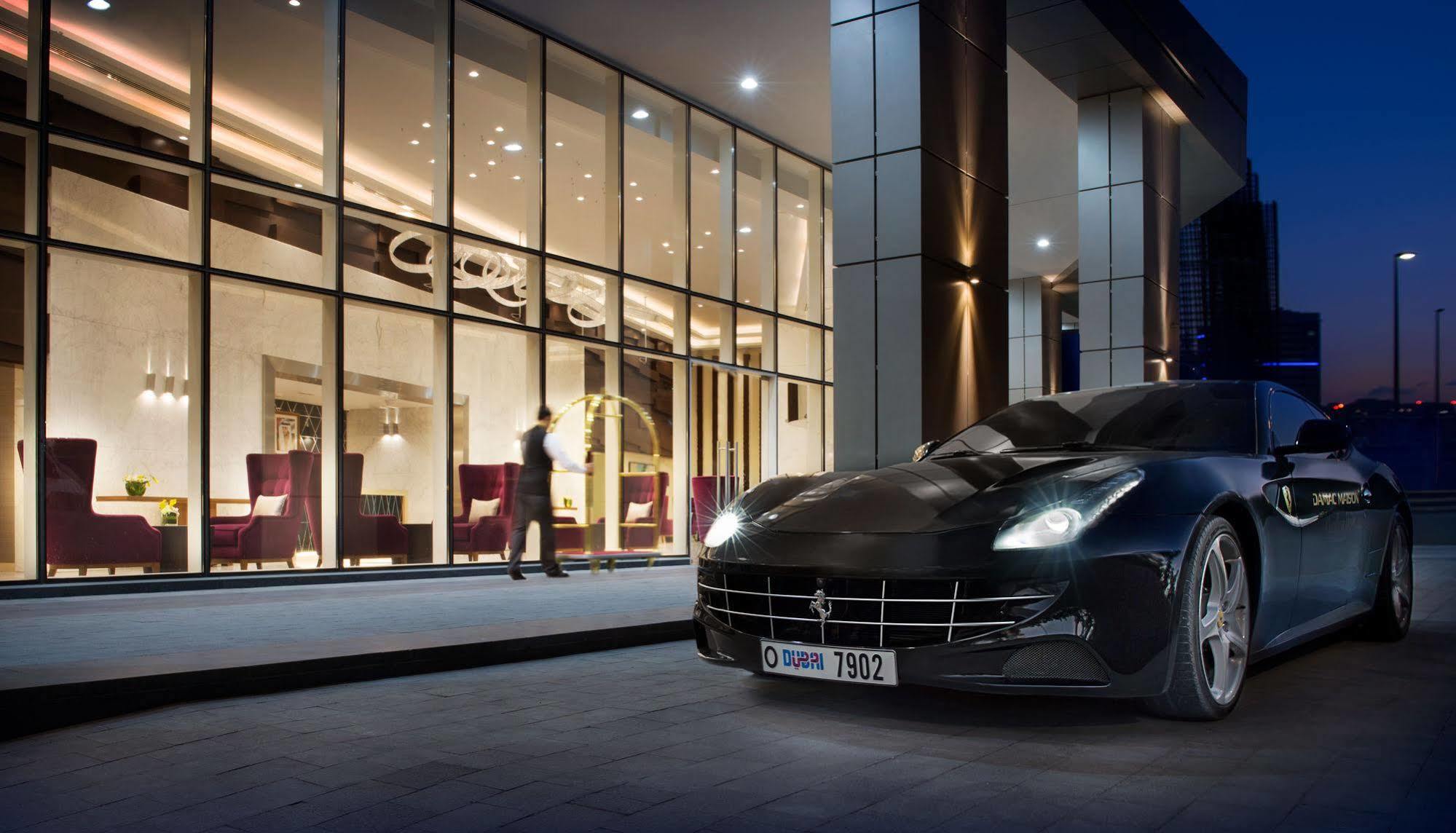 Damac Maison The Vogue Dubái Exterior foto The hotel's entrance