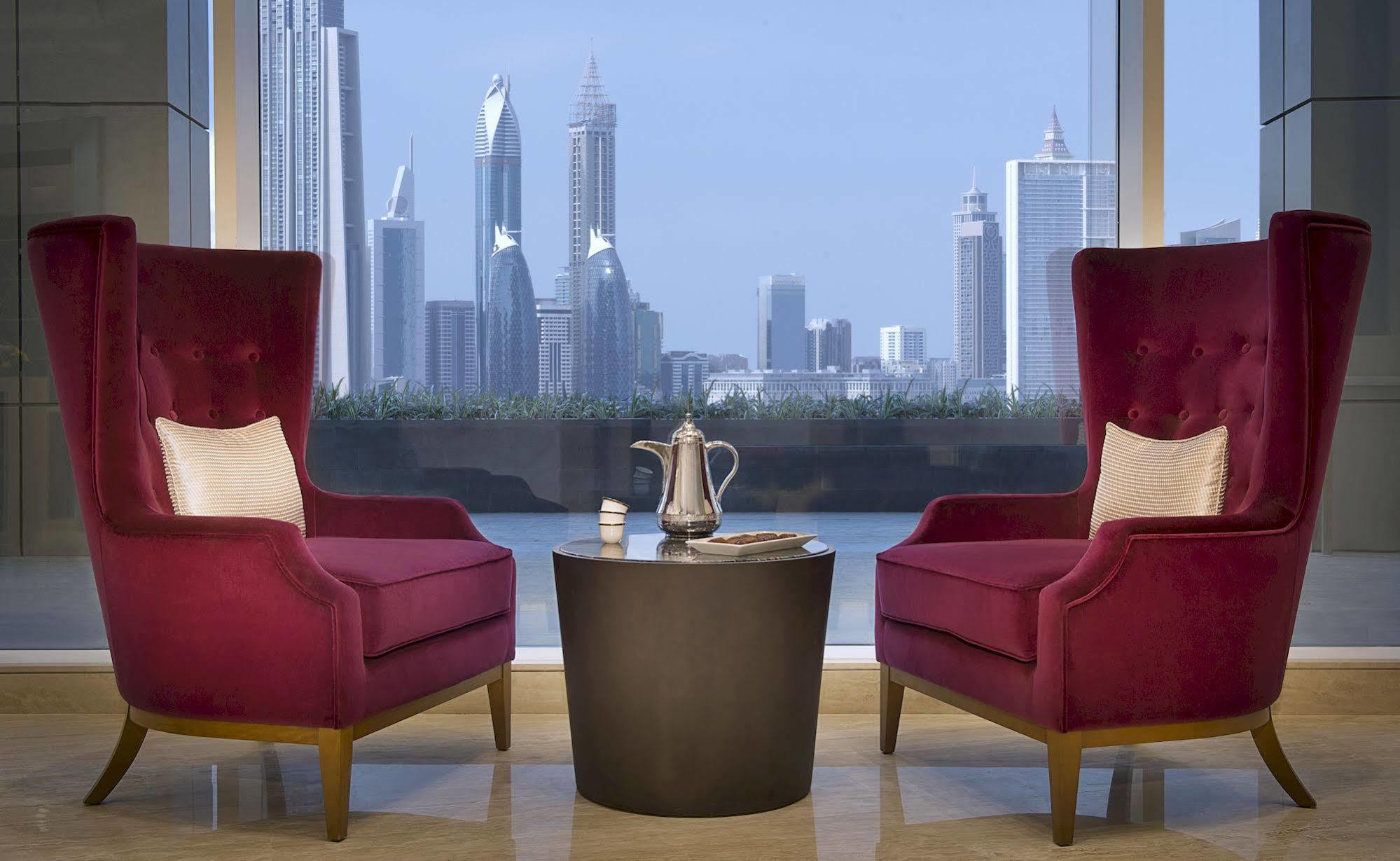 Damac Maison The Vogue Dubái Exterior foto The lounge at the airport