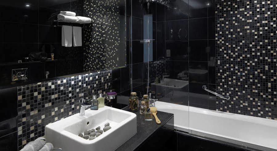 Damac Maison The Vogue Dubái Exterior foto Bathroom