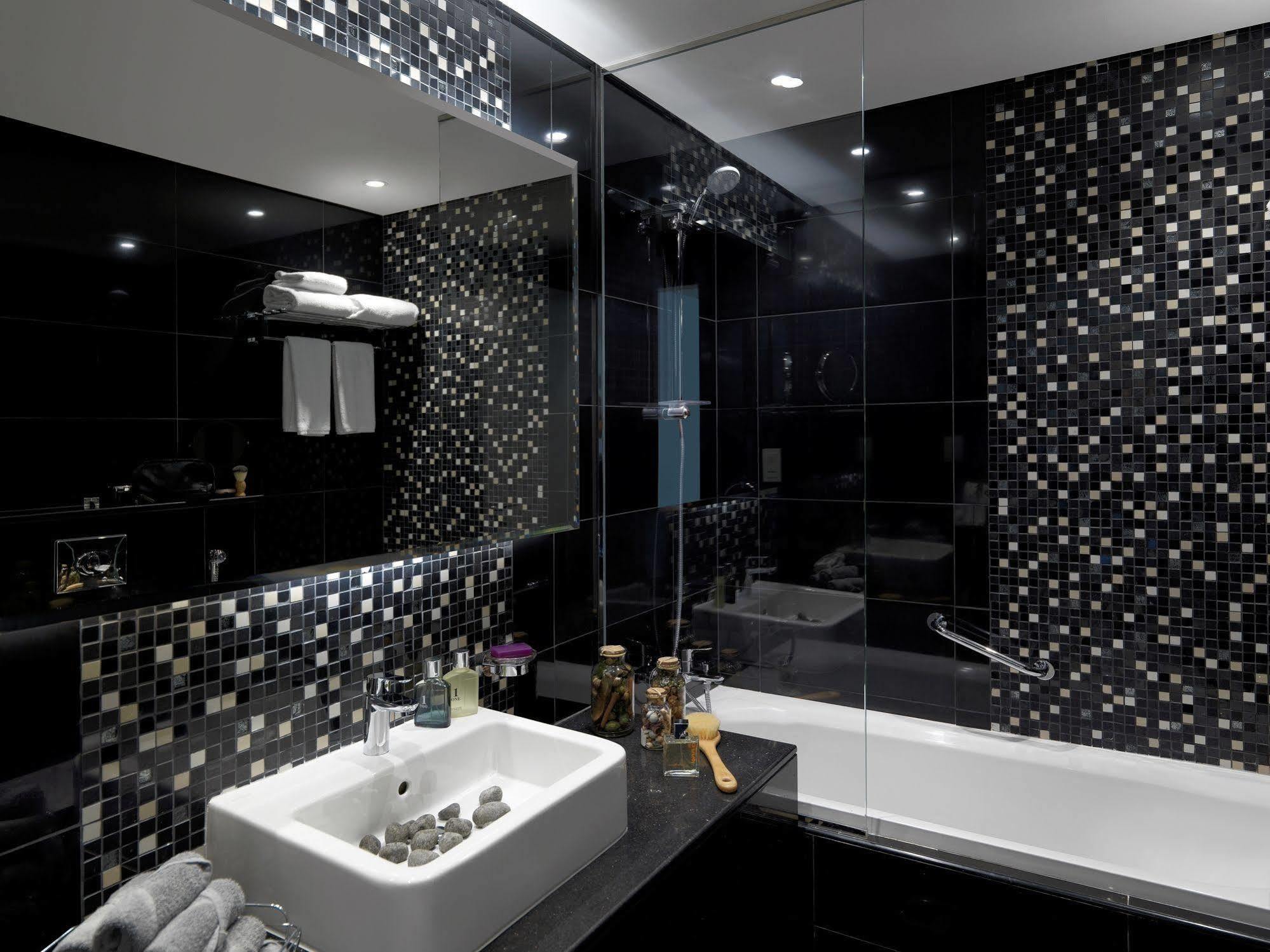 Damac Maison The Vogue Dubái Exterior foto Bathroom