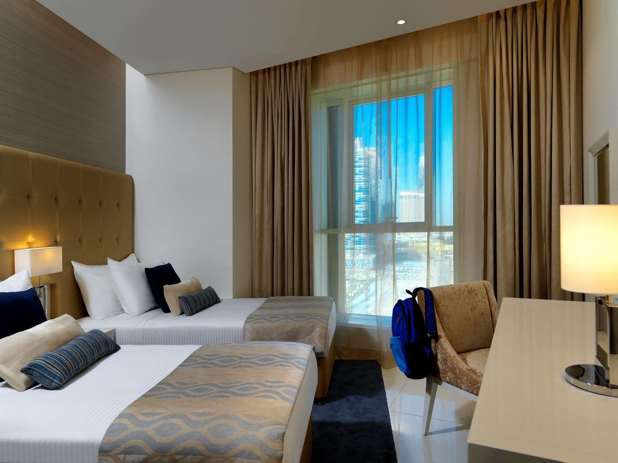 Damac Maison The Vogue Dubái Exterior foto A room at the hotel