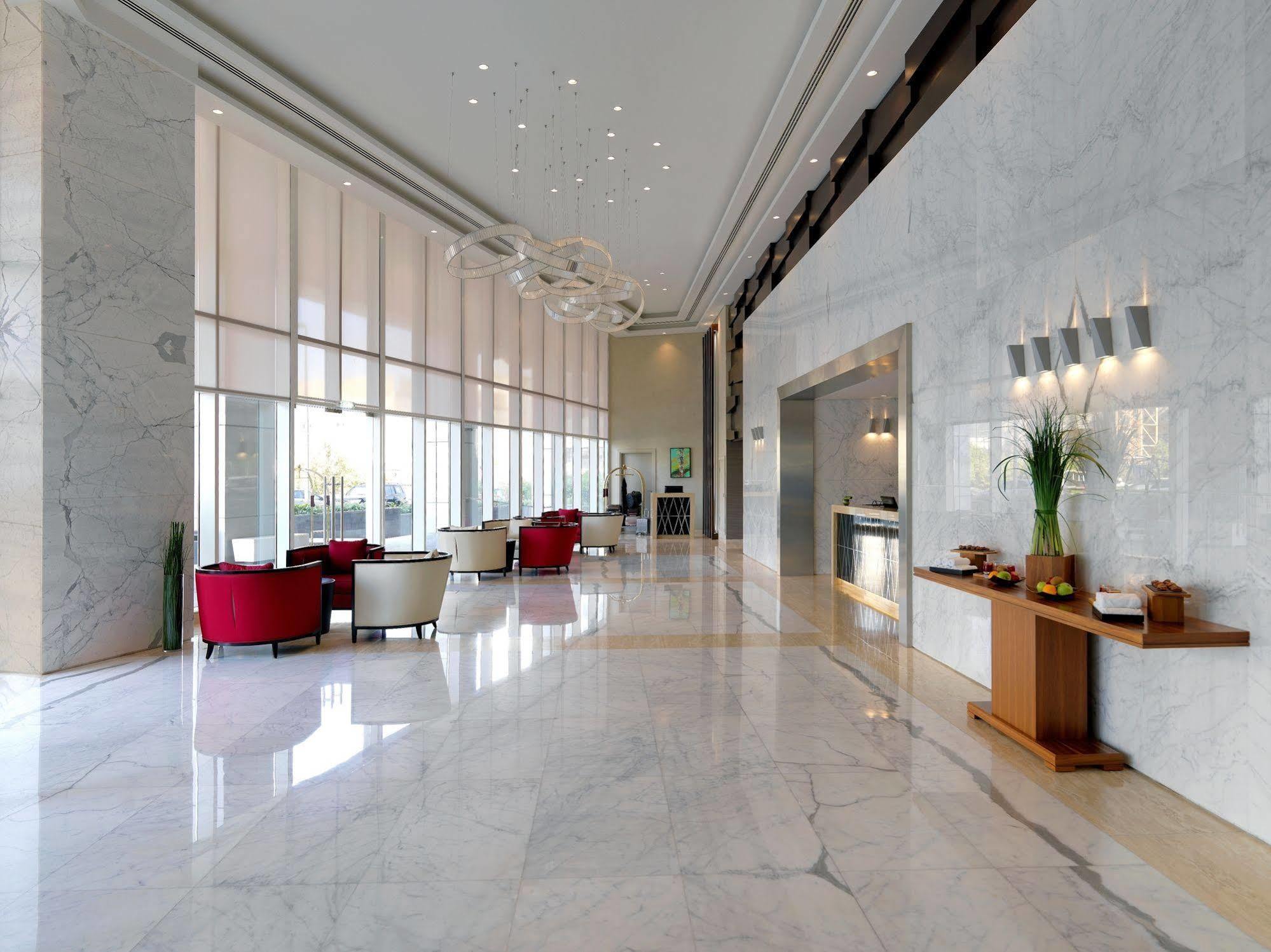 Damac Maison The Vogue Dubái Exterior foto Lobby