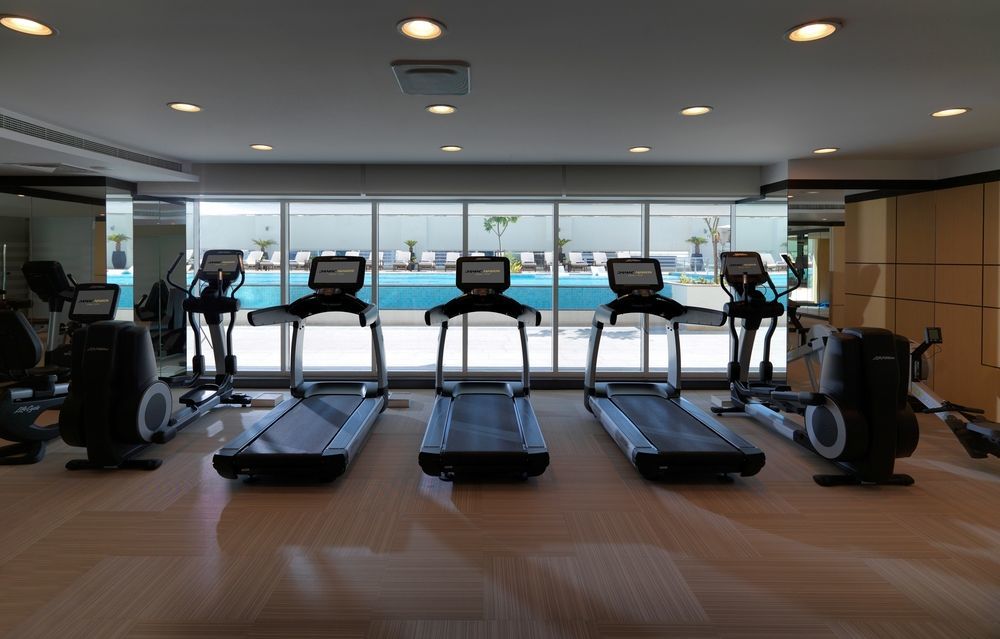 Damac Maison The Vogue Dubái Exterior foto The gym at the hotel
